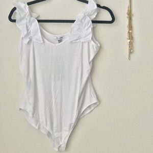 🆕✨Fashion Nova Ruffled Bodysuit✨